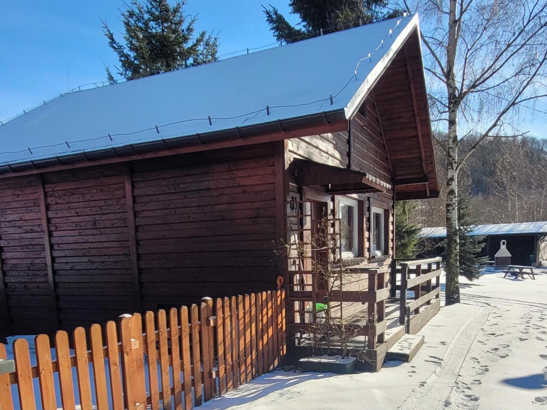 Stanica Pod Zadzierna Domki Caloroczne Любавка Екстериор снимка